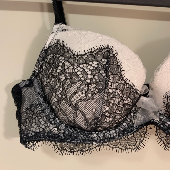 Victoria's Secret Dream Angels Demi Lace Bra 32A - Picture 4 of 14